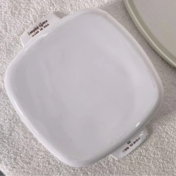 Vintage Corningware Cherry Fruits Pattern Square Casserole With Rubber Tight Lid - Picture 6 of 16